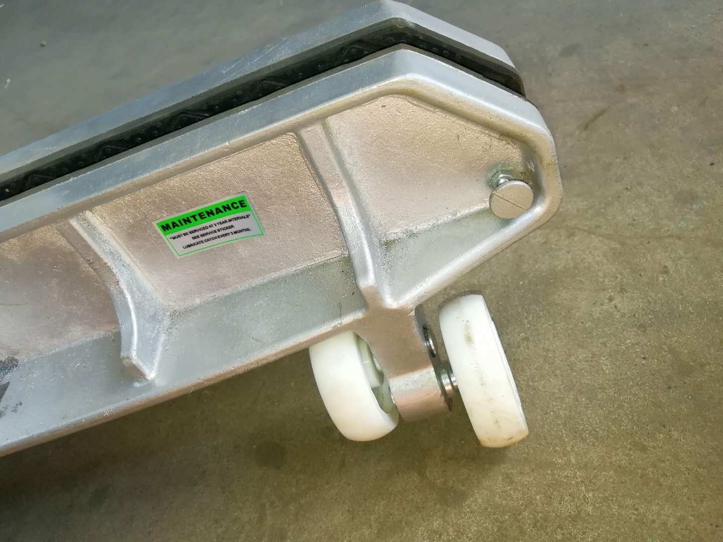 The castor system of LC Glass Lifting Clamp The castor system of LC Glass Lifting Clamp