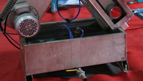 Glass edge grinding machine with water circulation system Glass edge grinding machine with water circulation system