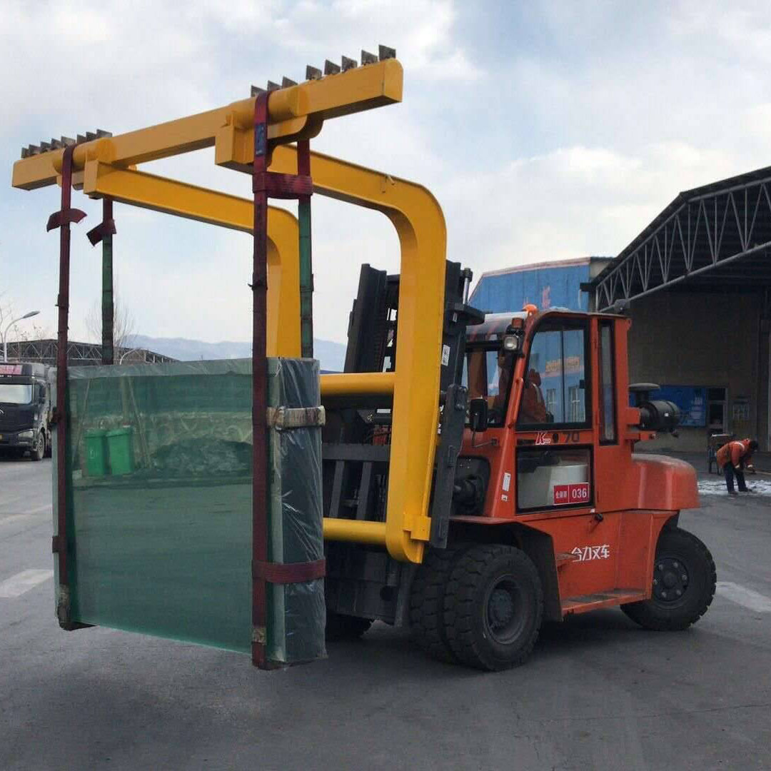 Double -jib forklift crane arm lifts the glass Double -jib forklift crane arm lifts the glass
