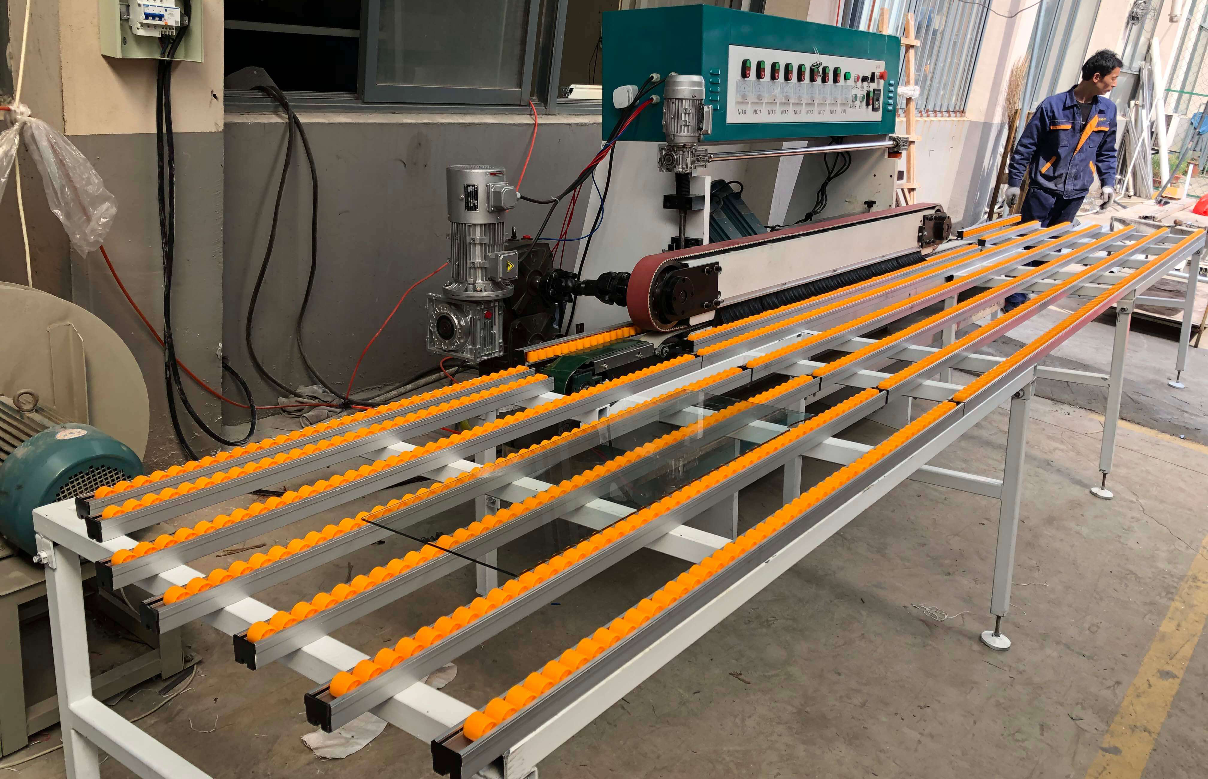 The Expandable Platform Of The Glass Edging Machine in Vertical Beveling Type The Expandable Platform Of The Glass Edging Machine in Vertical Beveling Type