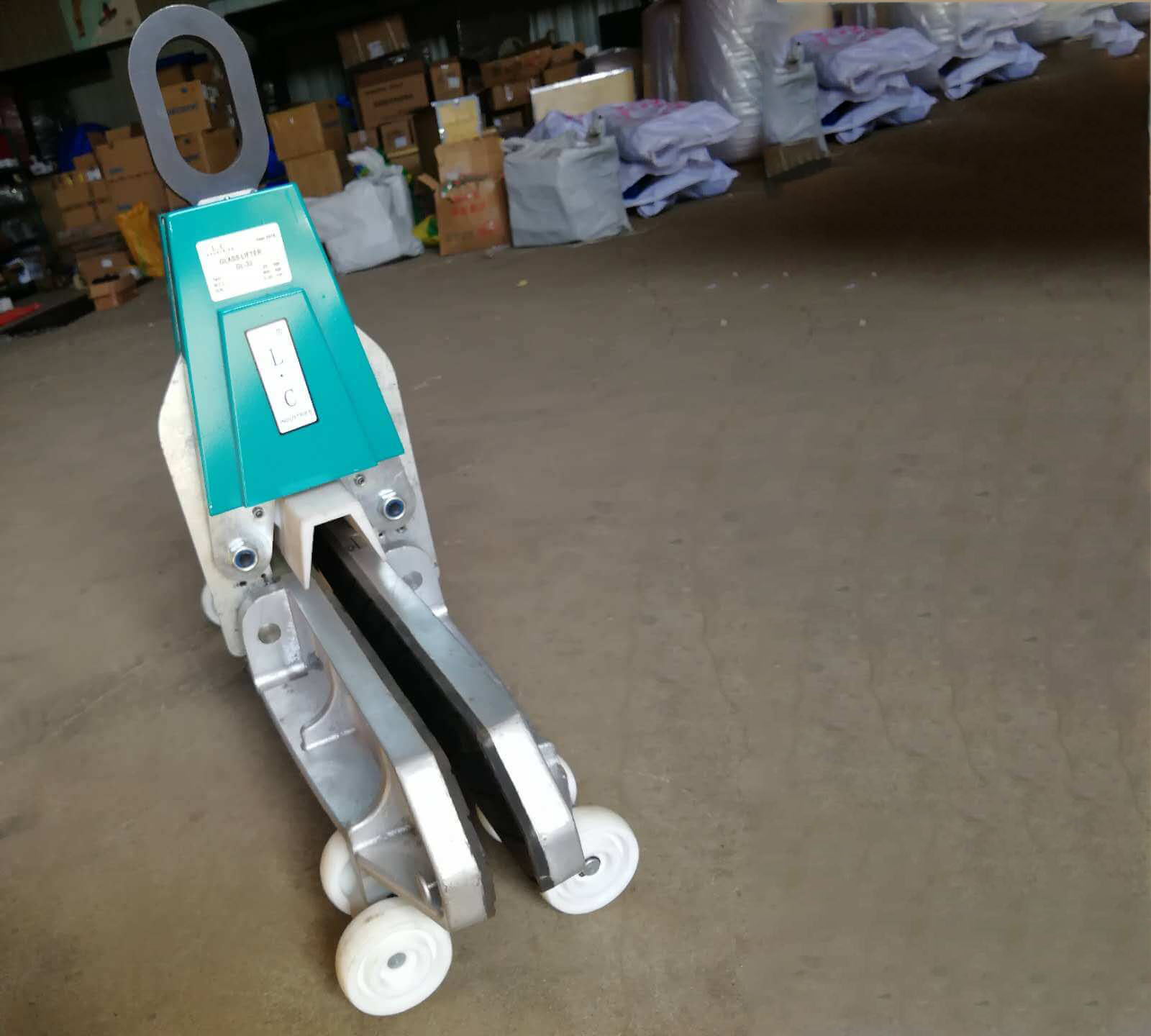 Side view of LC Glass Lifting Clamp Side view of LC Glass Lifting Clamp