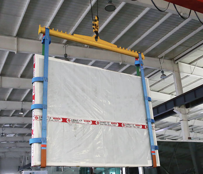glass lifting sling lifts the glass