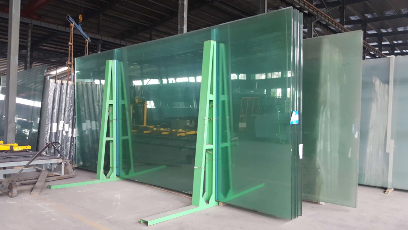 Top Differences Between A-Type and L-Type Glass Transport Solutions