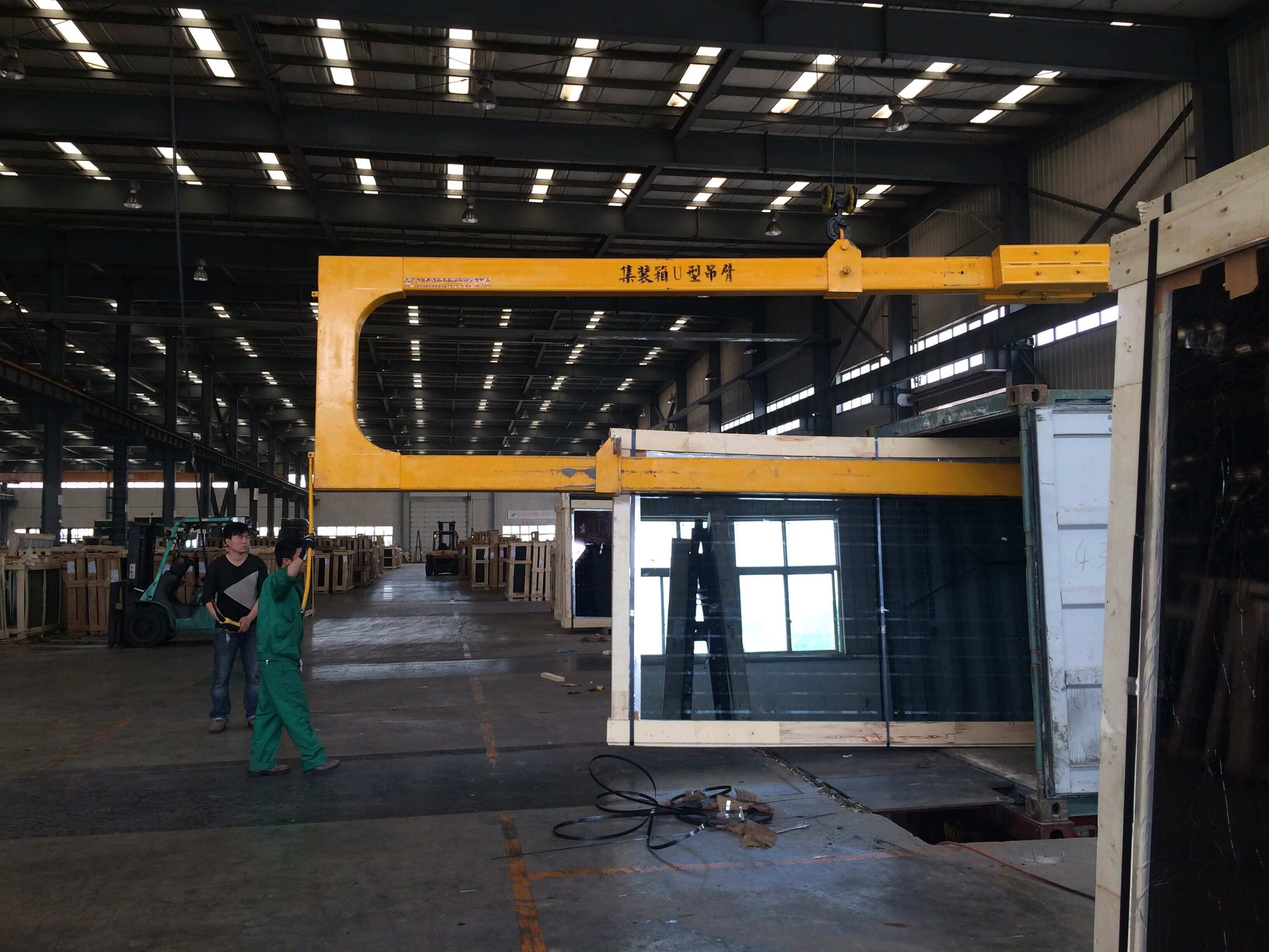 U-shaped container loading arm Application